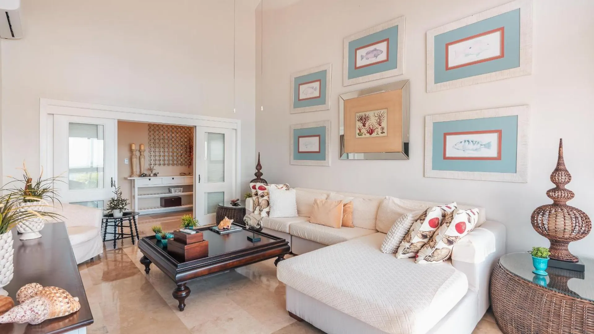 Magnificent Villa With Ocean View In Puerto Bahia Samana República Dominicana